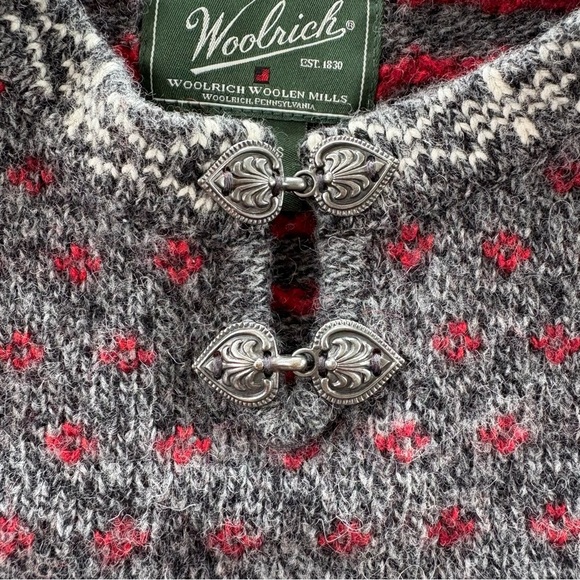 Woolrich Women’s Lamb's Wool Nylon Sweater Pewter Clasp Sweater 9656 Ruby Size M - Picture 4 of 6